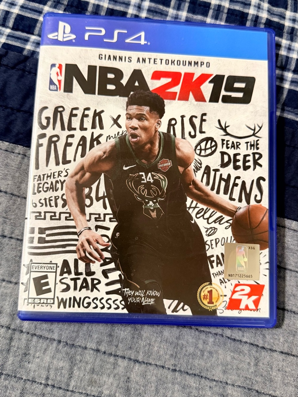 NBA 2K19 (PS4) - Giannis Antetokounmpo Cover, Black